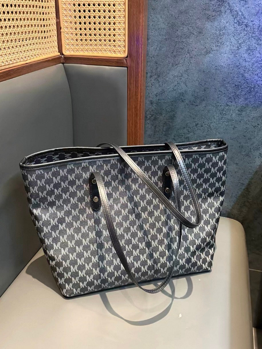 Monogram Large Tote Bag /Бэлэн/