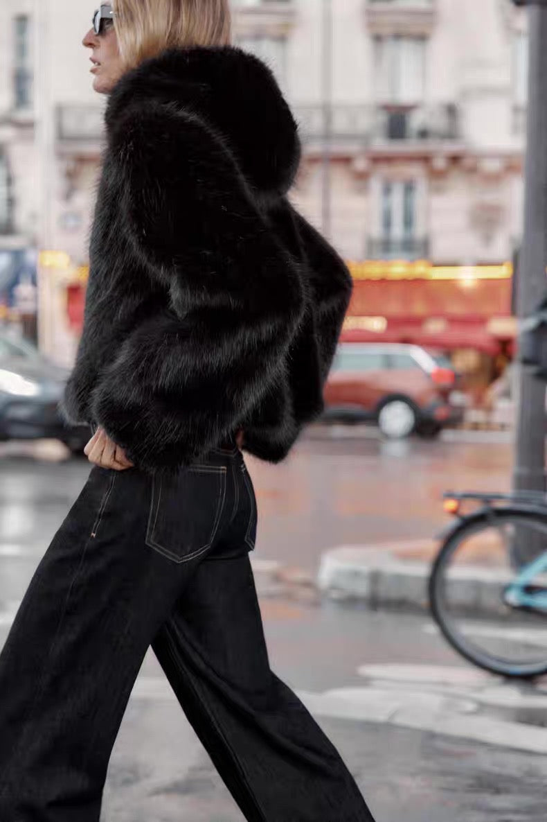 Short black faux fur hooded jacket /Бэлэн/