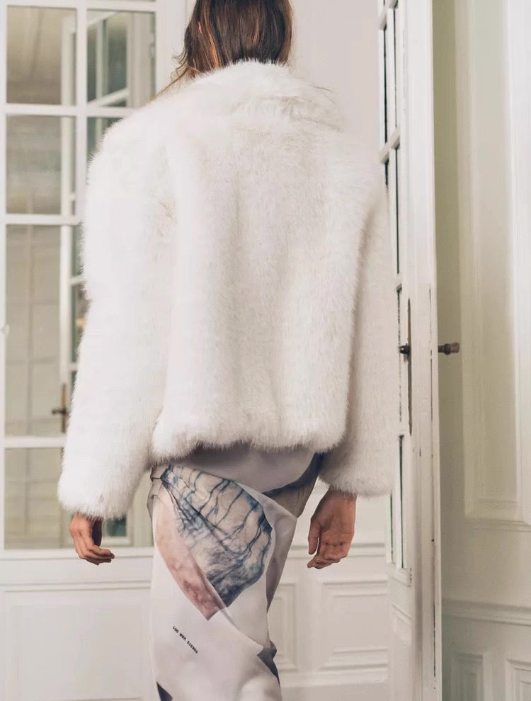 White Faux Fur Cropped Jacket /Бэлэн/